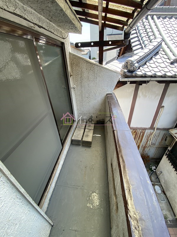 東住吉区鷹合4丁目戸建 ベランダ