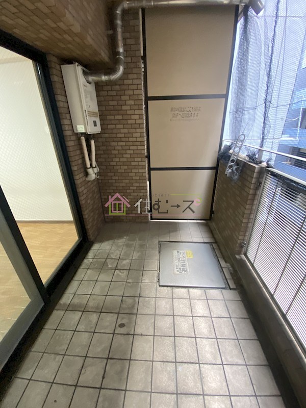 新大阪プライマリーワン ベランダ
