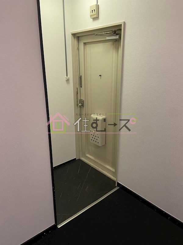 エイトビル江戸堀 玄関