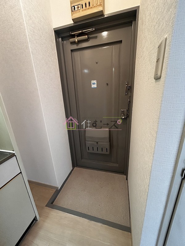 ニューパレス北加賀屋 玄関