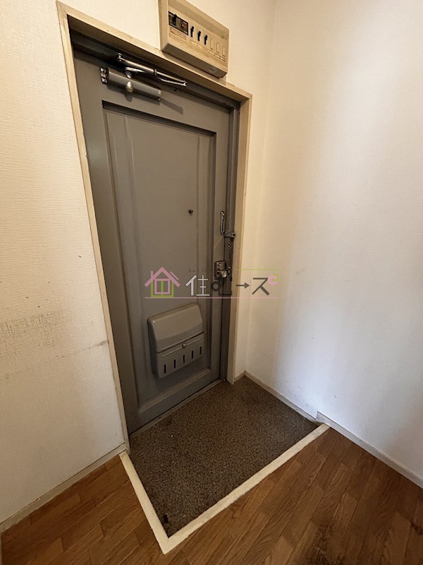 ニューパレス北加賀屋 玄関
