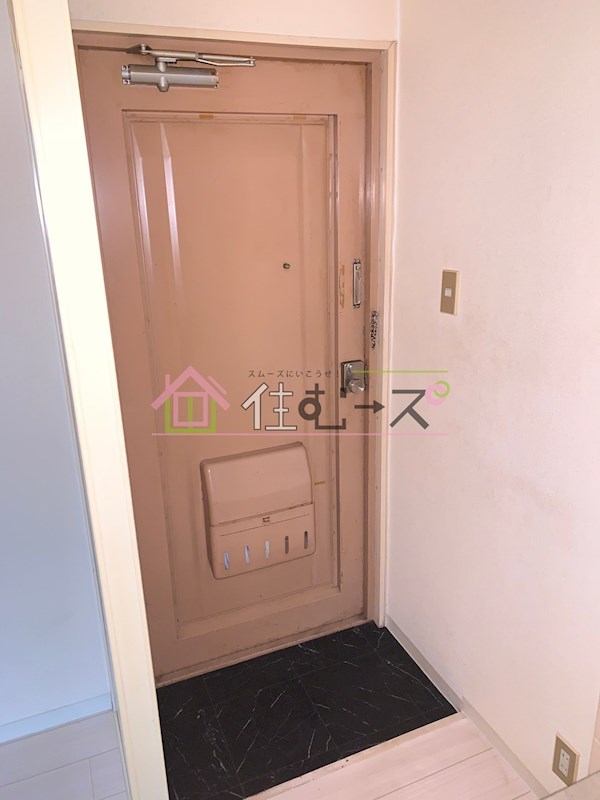 ウィン長居西 玄関