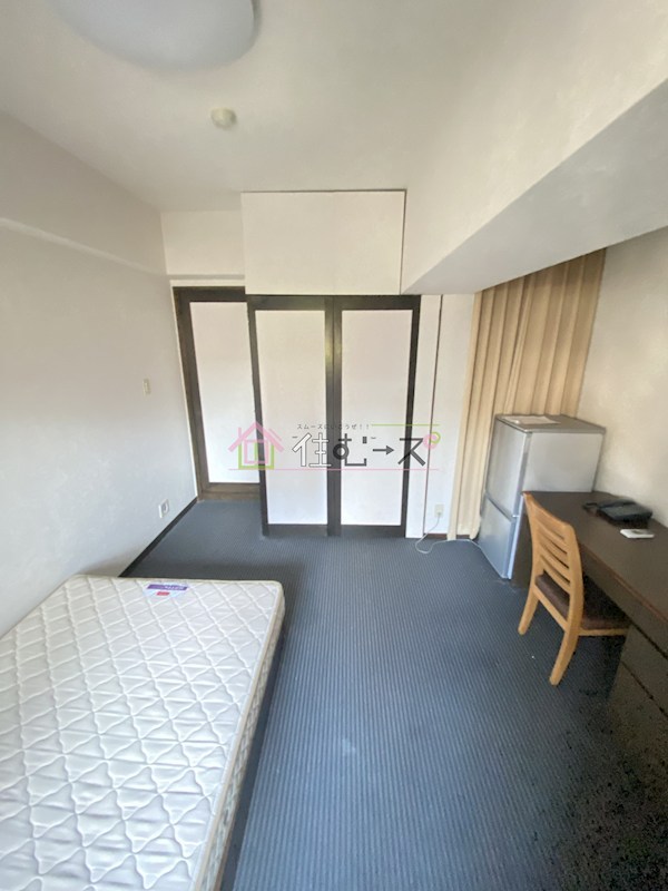 ミールズ新大阪 リビング