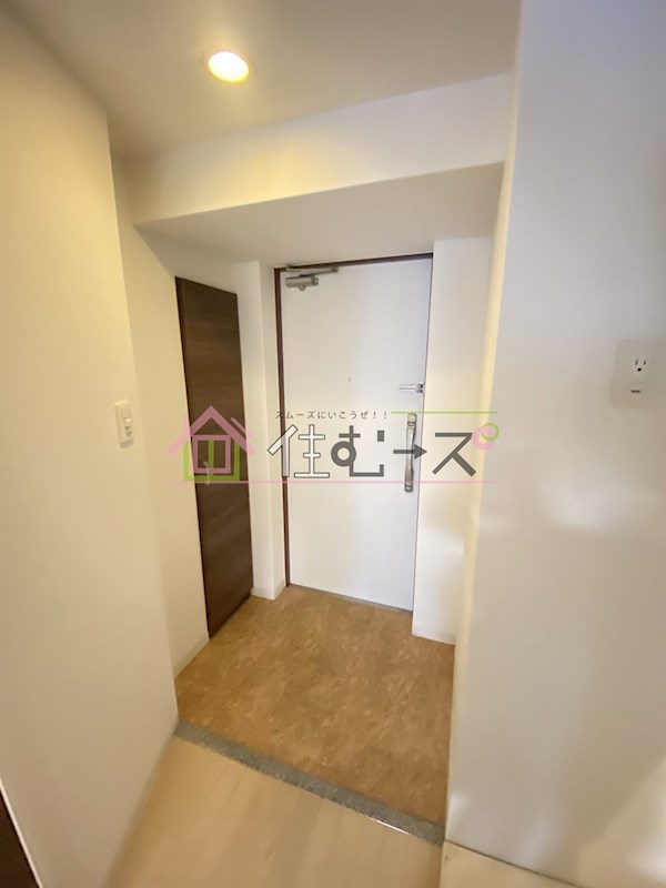 LUXE難波EAST 玄関