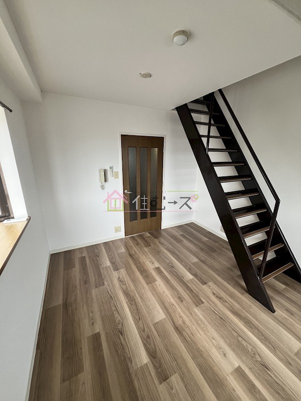 SKハイツ照ケ丘 リビング