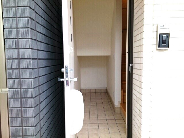 ディアコート口酒井　弐番館 玄関