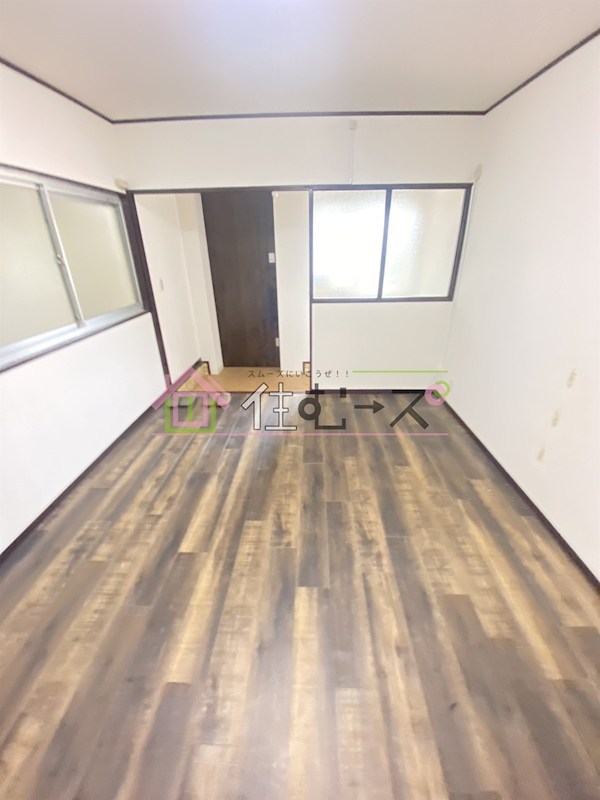 旭区清水２丁目　貸家 リビング