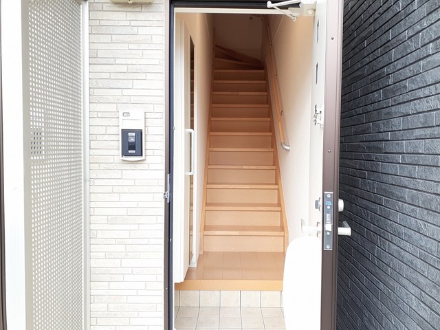 ラ　サクセション宝塚 玄関