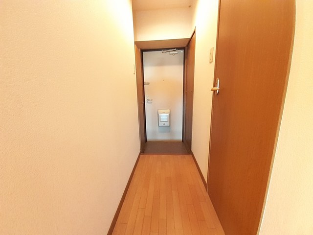 ロワ・リオン上町 玄関