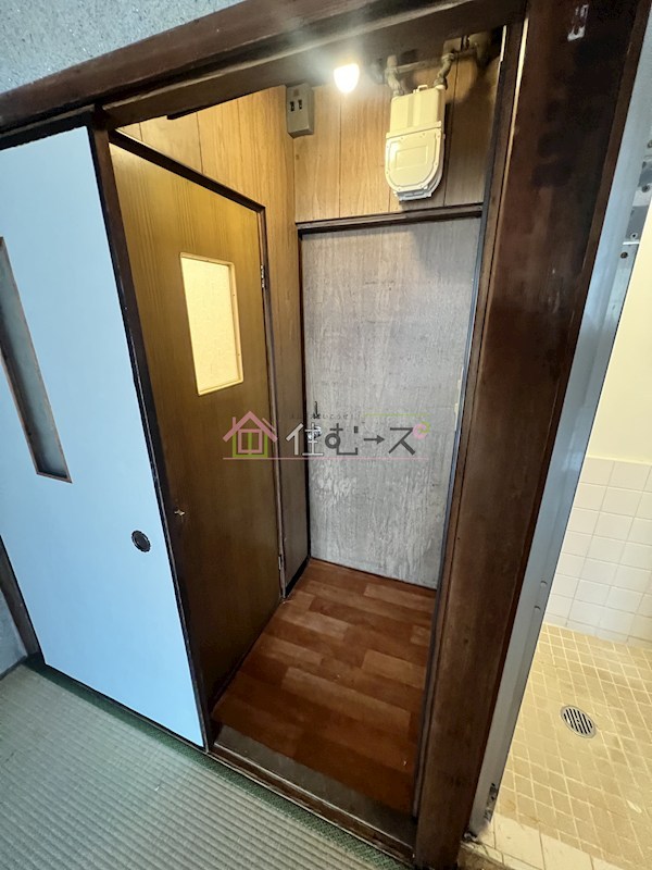 プレスト東加賀屋 玄関
