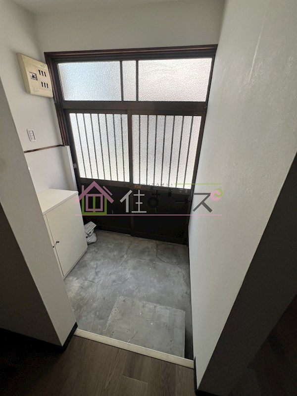 中川西2丁目賃貸 玄関