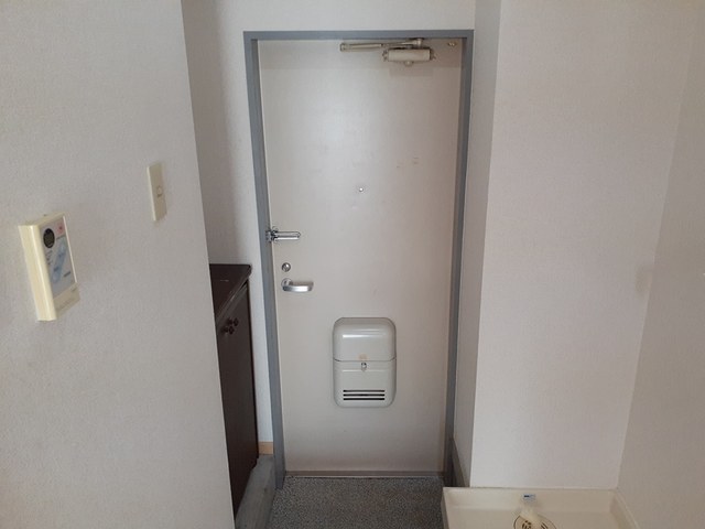 キャッスルミノオ 玄関