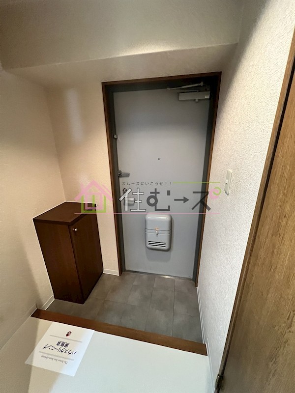 エレーヌ十三 玄関