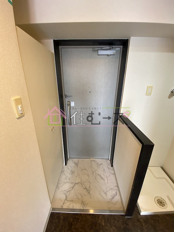 エスティライフ大阪都島 玄関