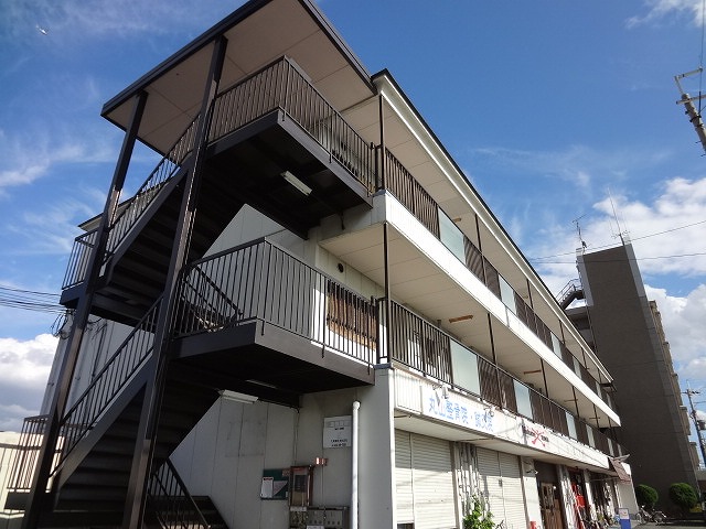 ホワイトピア橋本 外観