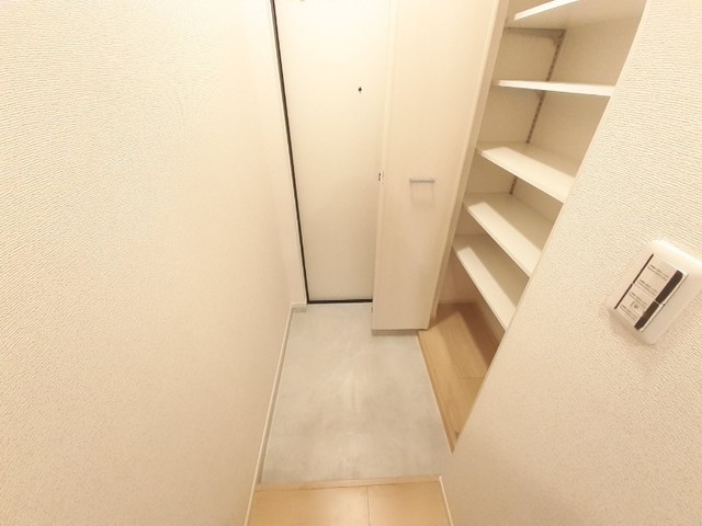 ハイツ若草 玄関