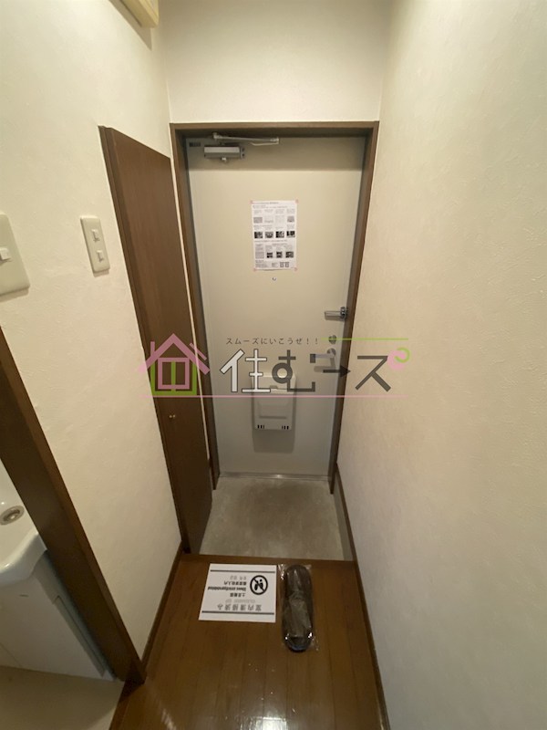 アンプルールフェールドミール 玄関