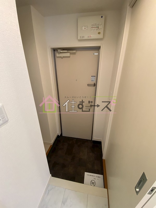 Room6 玄関