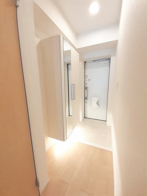 エテルノ貝塚Ａ 玄関