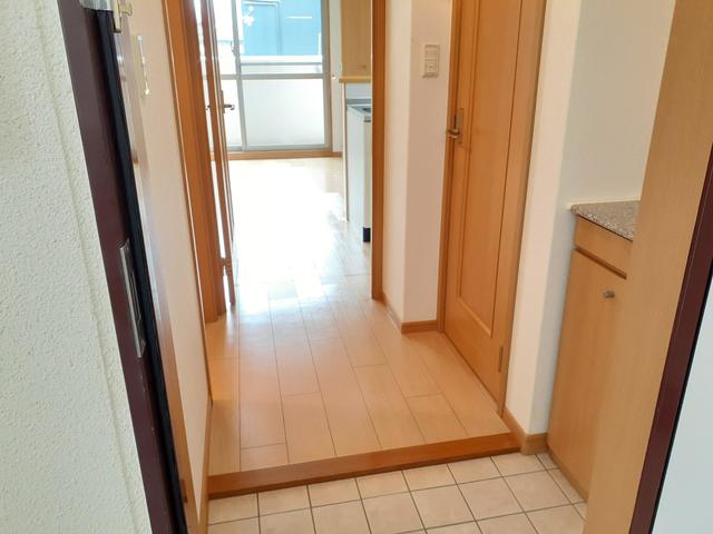 ディアコート小曽根 玄関