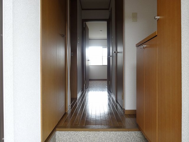 ハイツ晴海２号館 玄関