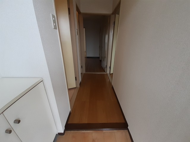 アメニティ東香里 玄関