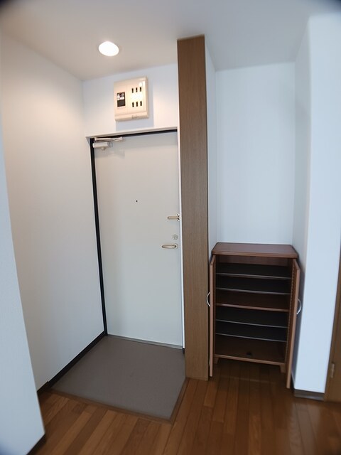 ネオステージフジイ 玄関