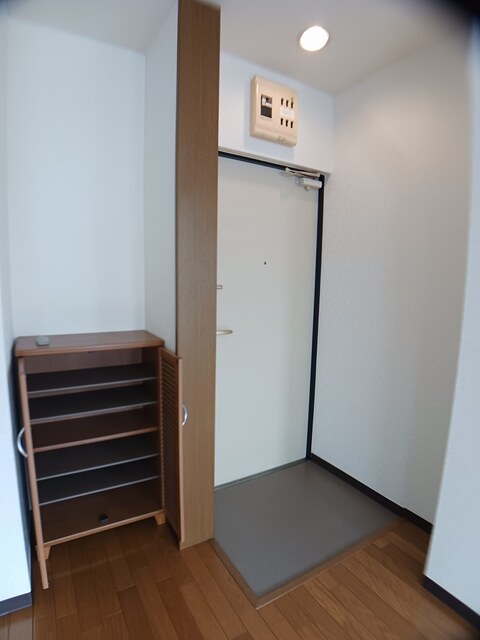 ネオステージフジイ 玄関
