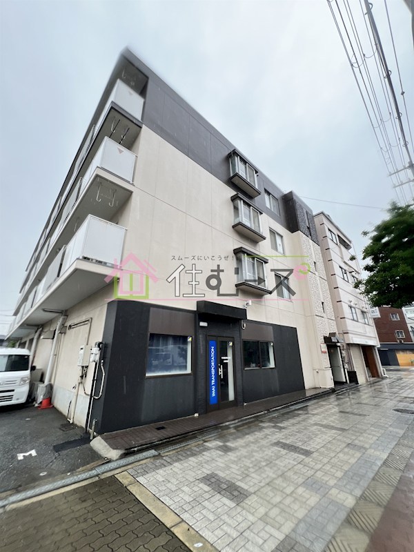 スリースター鶴町 外観
