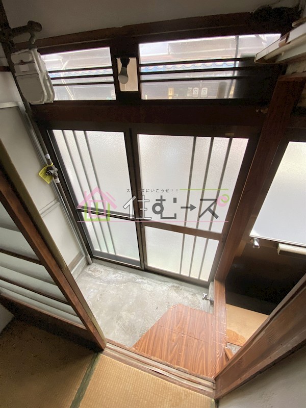 池島一戸建 玄関