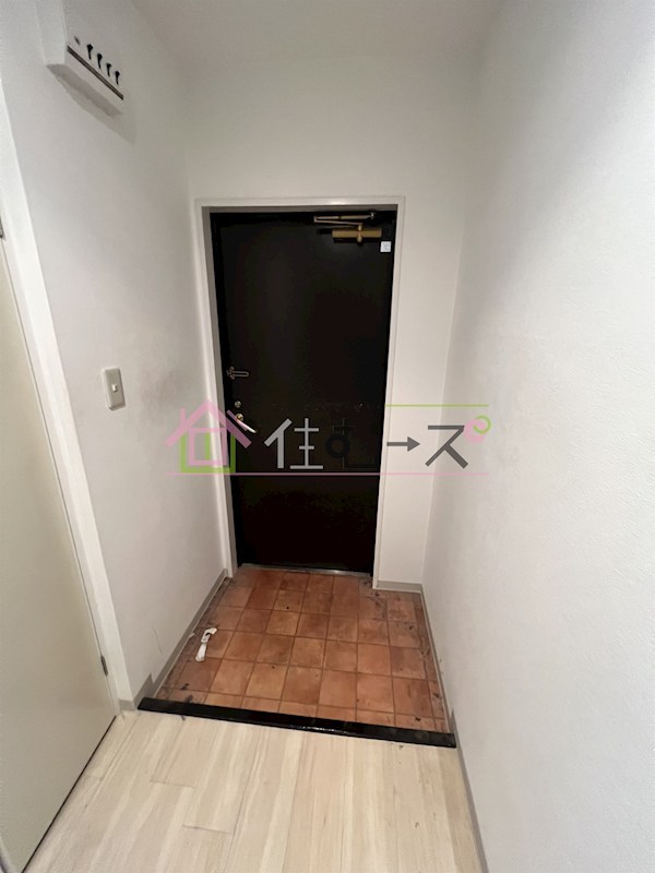 カルマーレナンバウェスト 玄関
