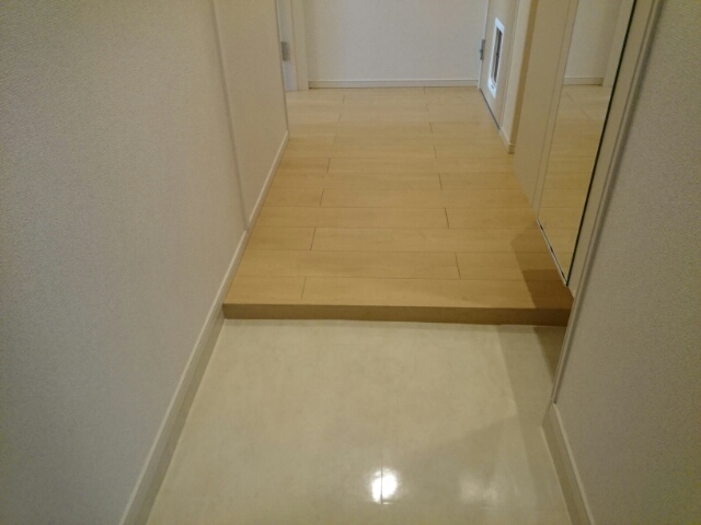 ソレイユ平野 玄関