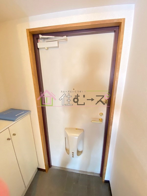 ドミール桜川 玄関