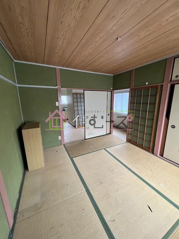 三津屋南1丁目 リビング