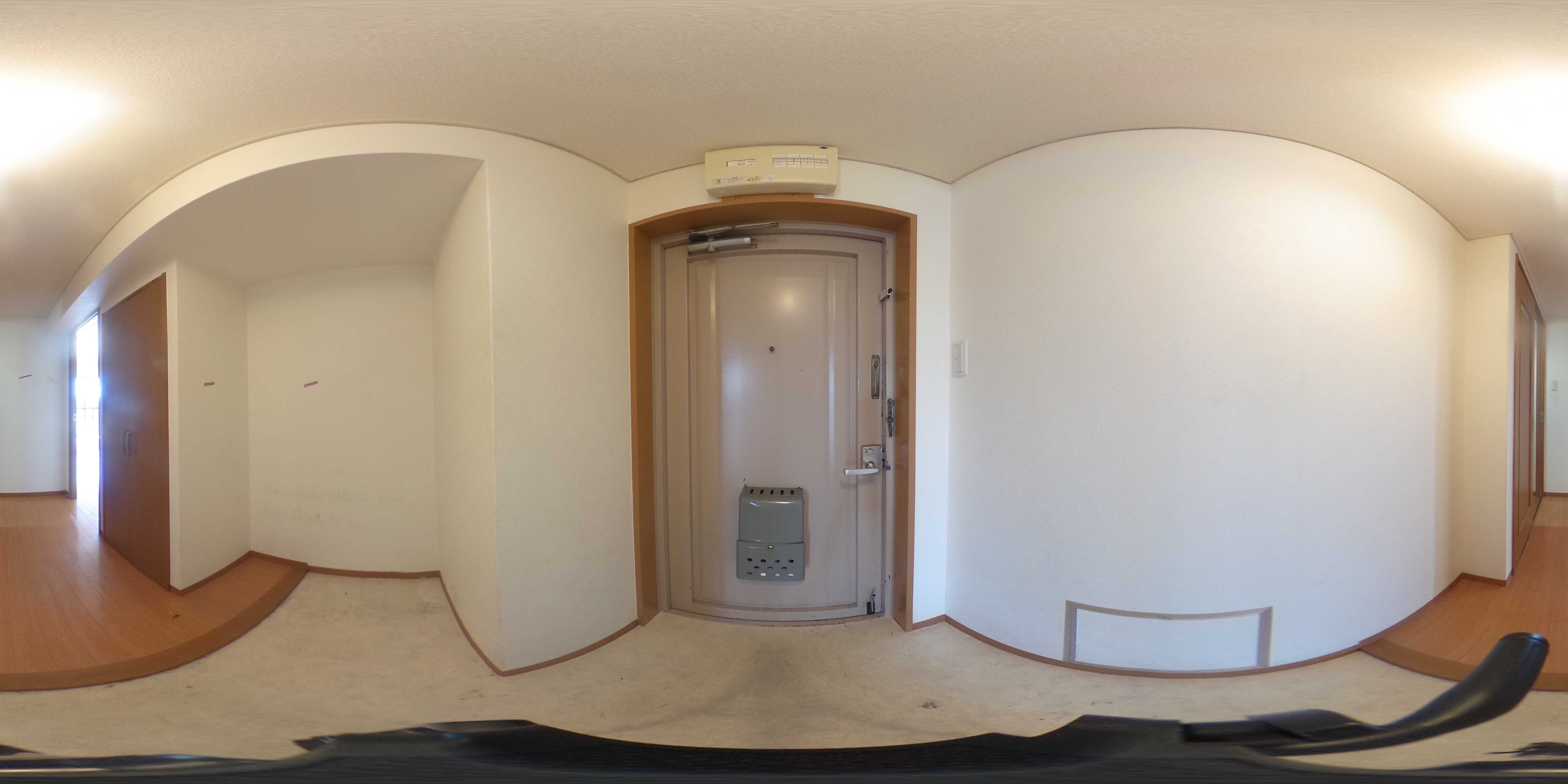 清川六番館 玄関