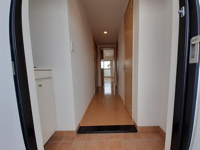 クレメント岡山 玄関