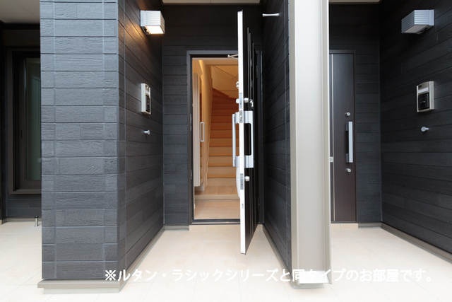 ルミエール 玄関