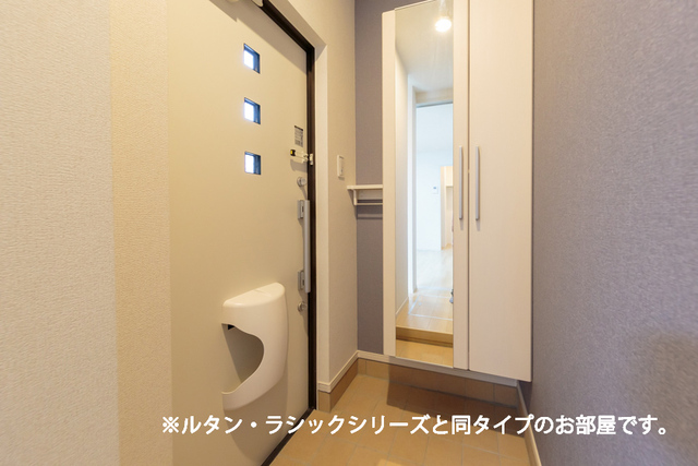ルミエール 玄関