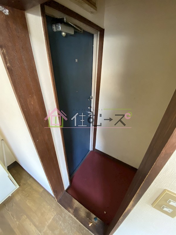 パレス丸岡 玄関