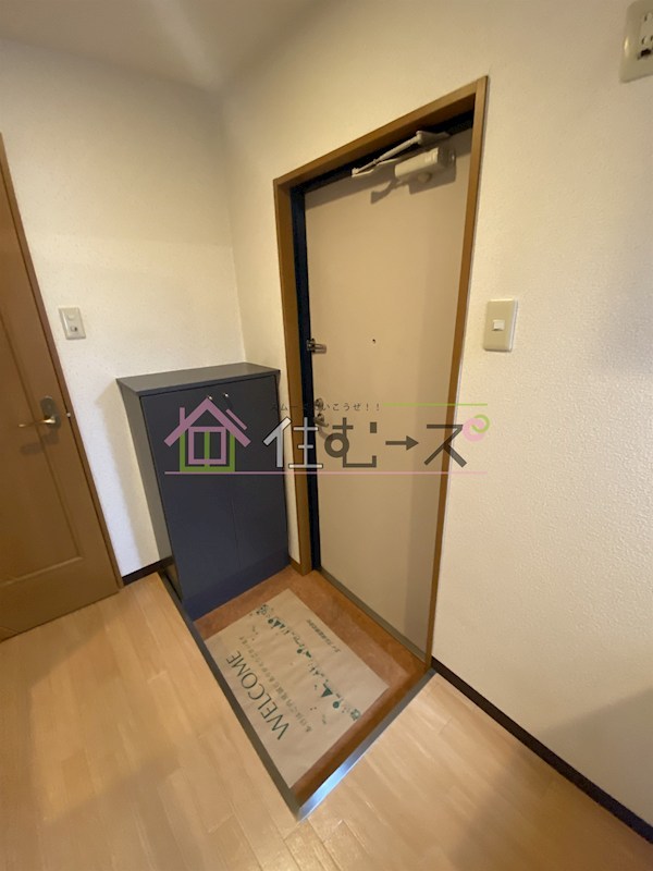 ヴィラ・シフォネット 玄関