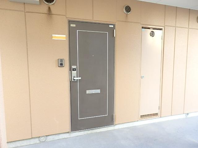 ヴィラ　ハピラパナ 玄関