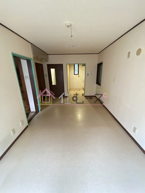田川北2丁目森岡貸家 リビング