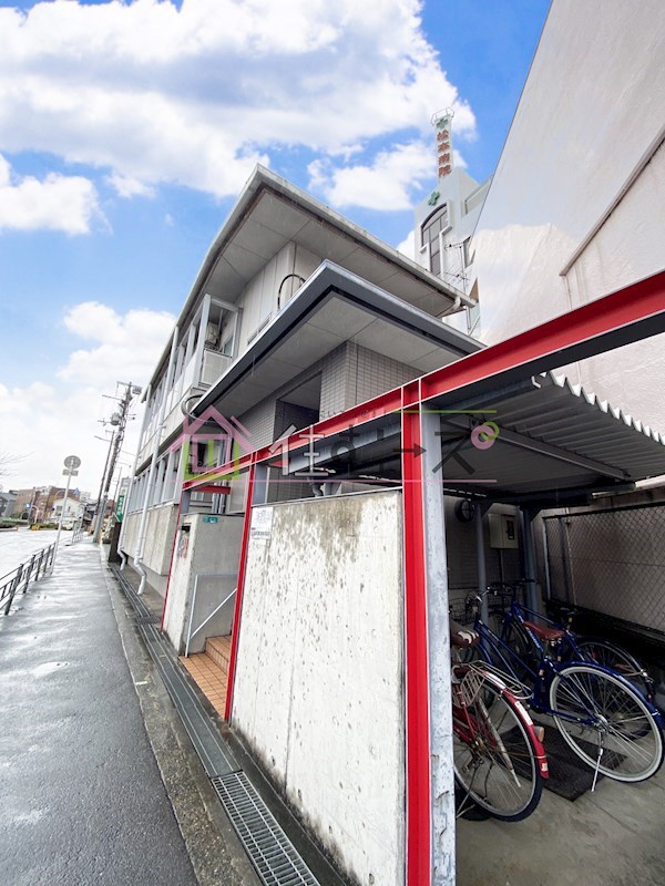 タップエイト 外観