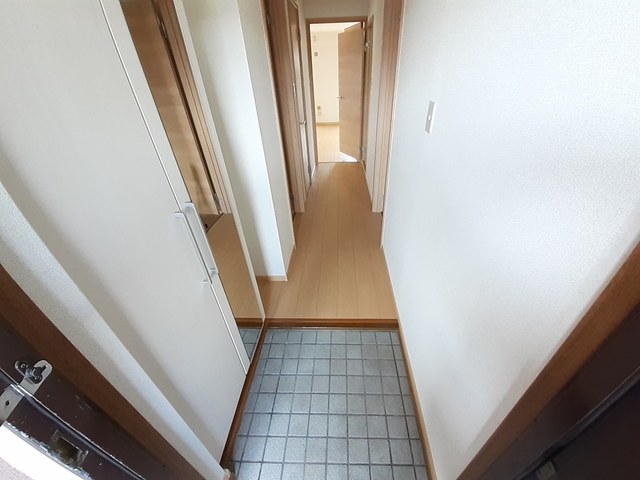 ラフィーネ南伊丹 玄関