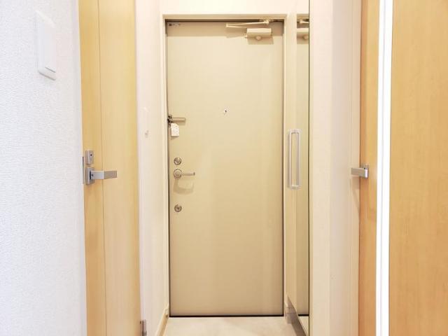 シャルマン緑橋 玄関