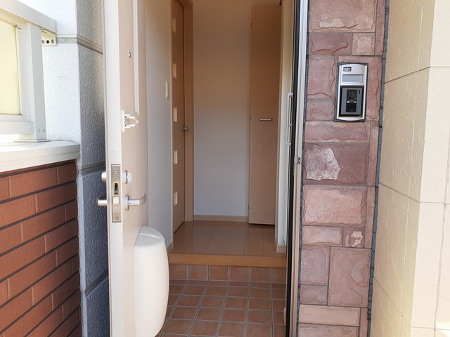 ウエスト　イリーデⅢ 玄関