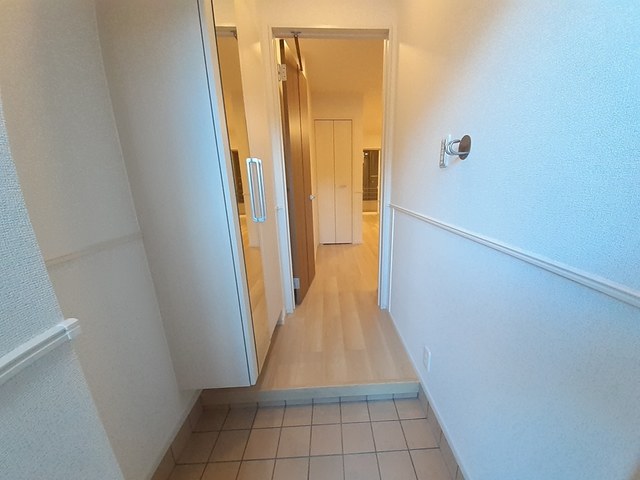 ラゴム　コティ 玄関