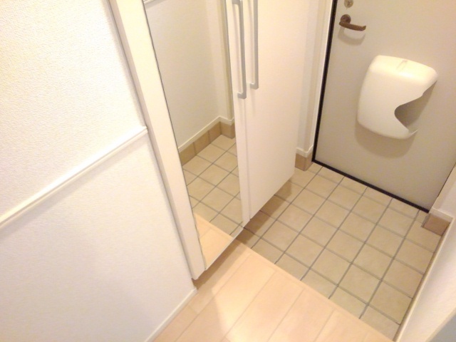 ローレルガーデンⅠ 玄関