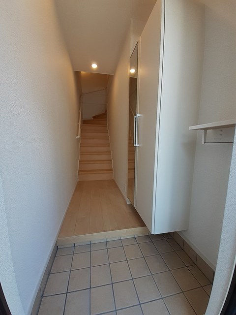 ソフィア根耒Ⅱ 玄関