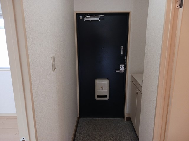 インペリアル中田 玄関